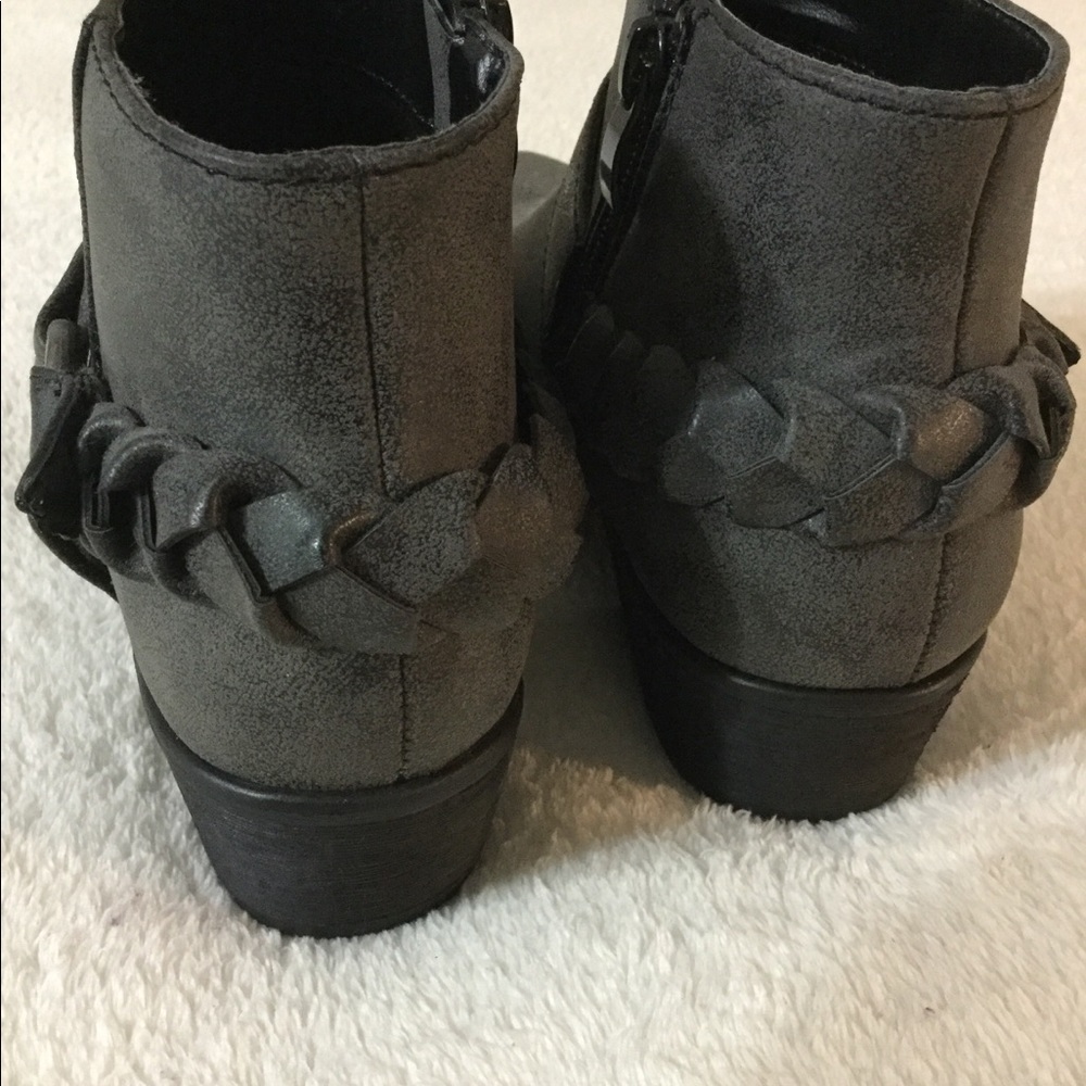 Boots - Picture 5 of 5